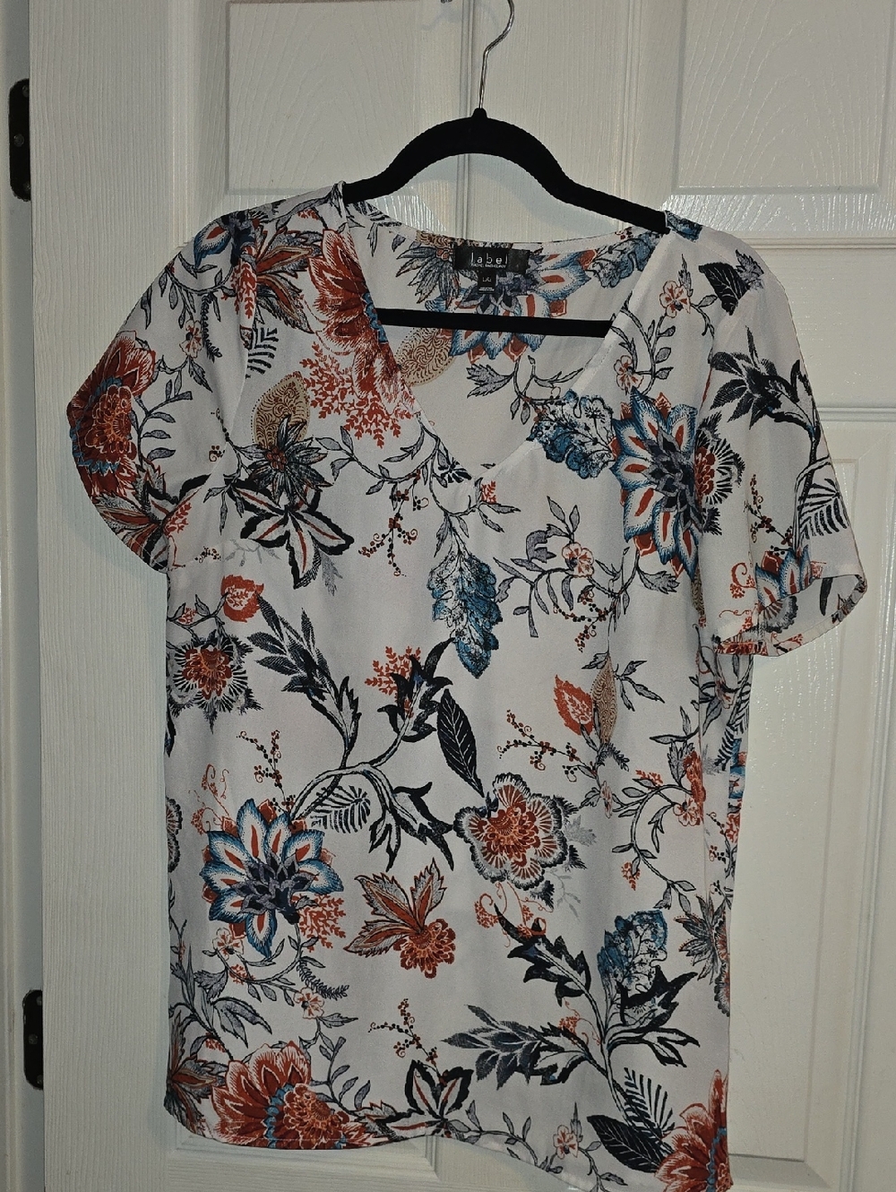 RACHEL‎ Rachel Roy White Floral V-Neck Blouse with Rust & Blue Accents
